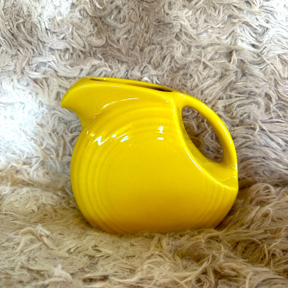 67oz Sunflower Firstaware Large Disk Pitcher